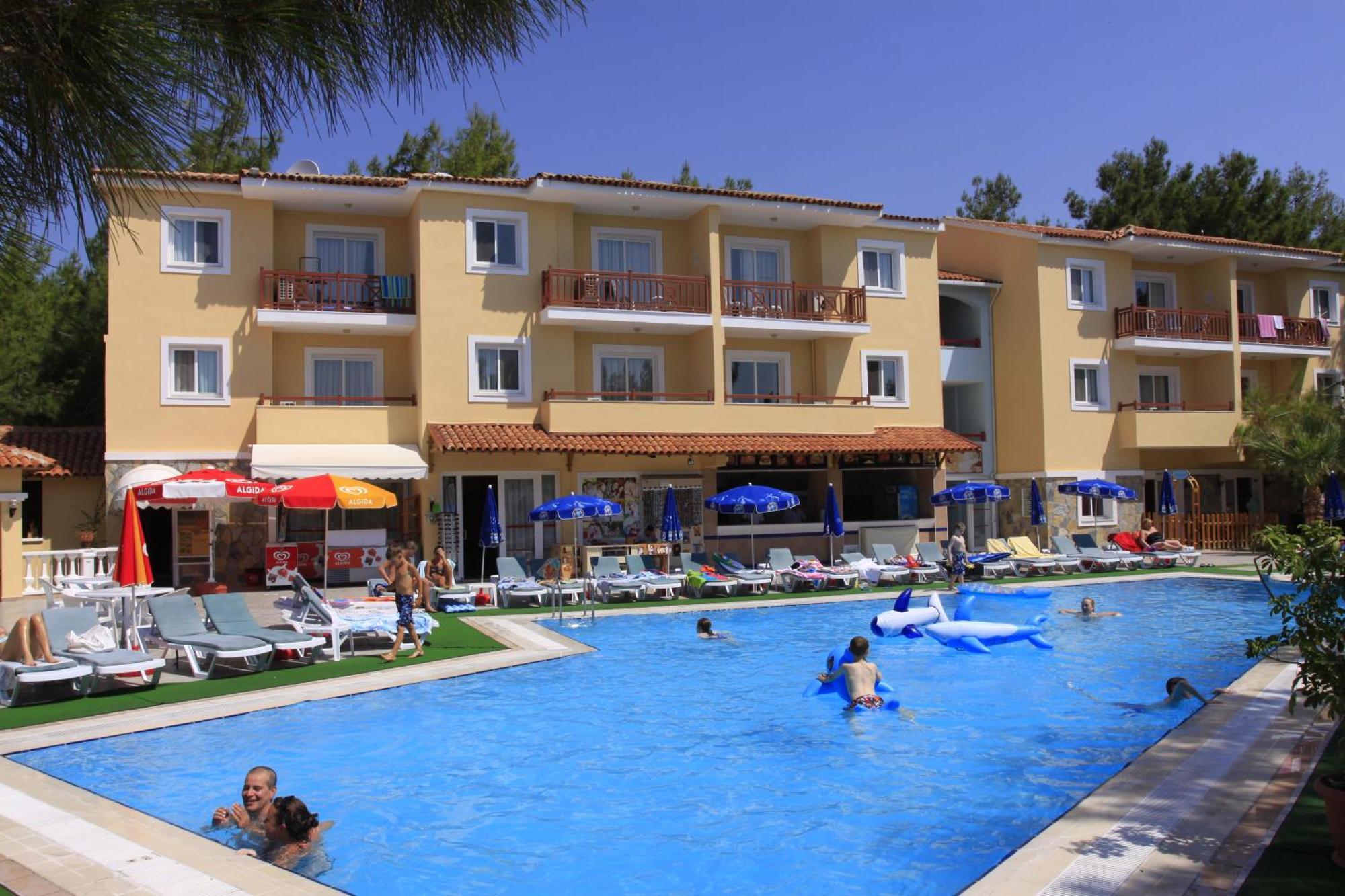 Pine Club Apart Hotel Κουσάντασι Εξωτερικό φωτογραφία