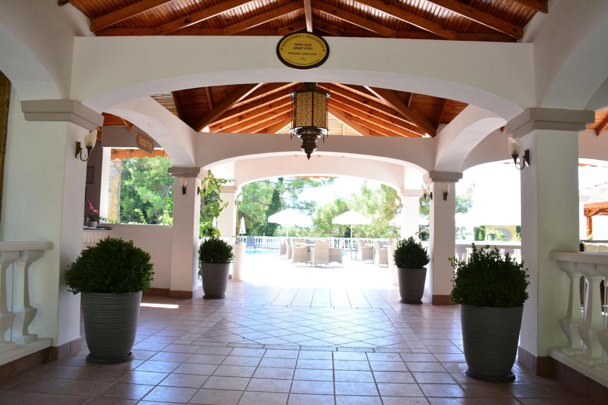Pine Club Apart Hotel Κουσάντασι Εξωτερικό φωτογραφία